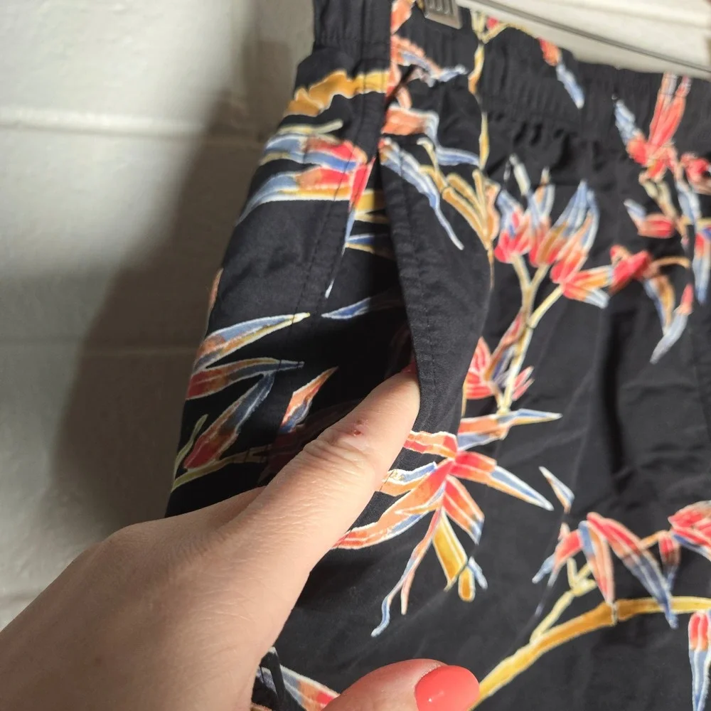 Stussy Bamboo Floral Print‎ Swim Trunks Mens Small Board Shorts Tropical Pool